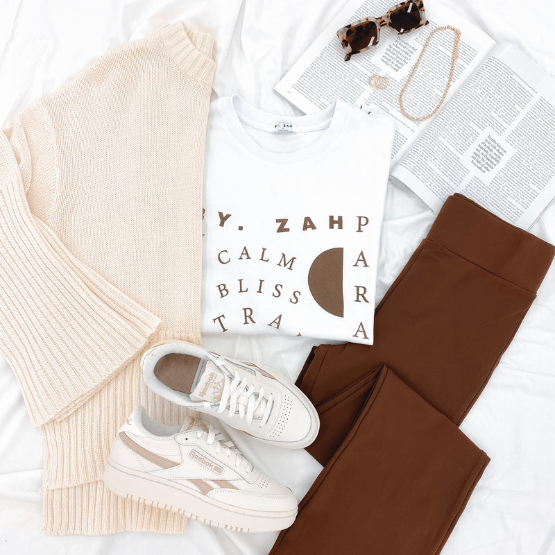 Stay comfortable while exuding effortless style with this outfit
